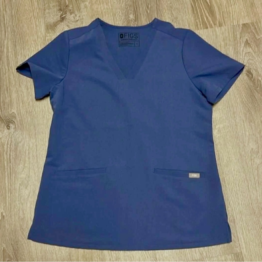 New FIGS- big sky casma- 3 pocket, small size